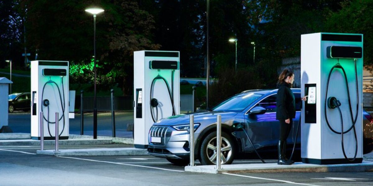 Megawatt Charging and Liquid Cooling: The 2026 Engineering Inflection Point in DC Fast Charging